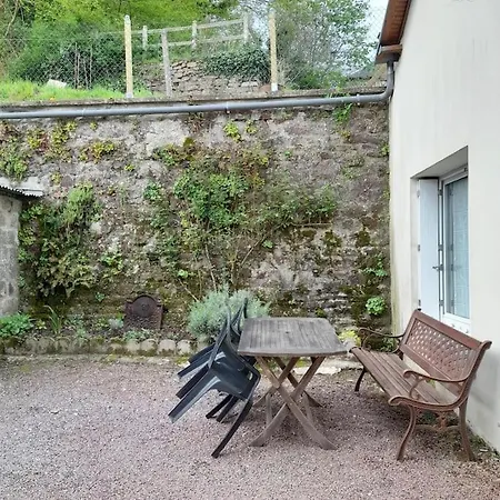 Chez Pauline, Gavray. House With Secure Parking, Wi-fi & Garage. *