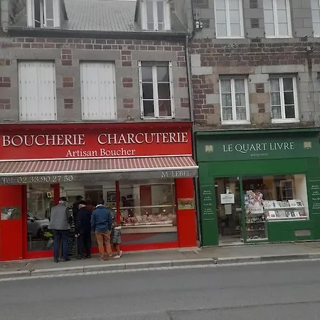 Chez Pauline, Gavray. House With Secure Parking, Wi-fi & Garage. *