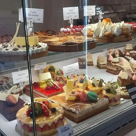 Chez Pauline, Gavray. House With Secure Parking, Wi-fi & Garage. *