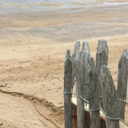 Chez Pauline, Gavray. House With Secure Parking, Wi-fi & Garage. *