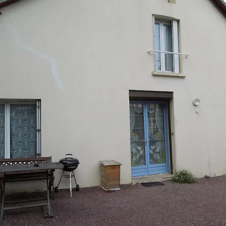 Chez Pauline, Gavray. House With Secure Parking, Wi-fi & Garage. Gavray-sur-Sienne