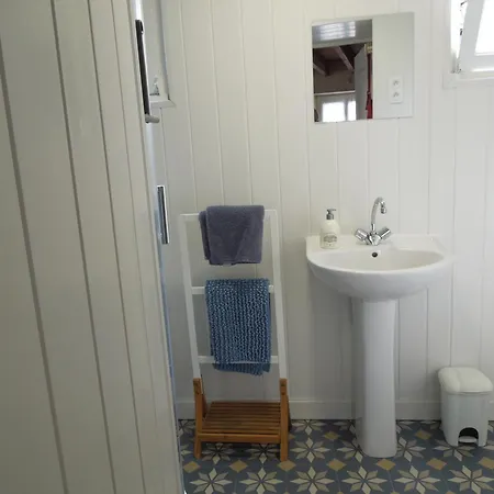 Chez Pauline, Gavray. House With Secure Parking, Wi-fi & Garage. Gavray-sur-Sienne