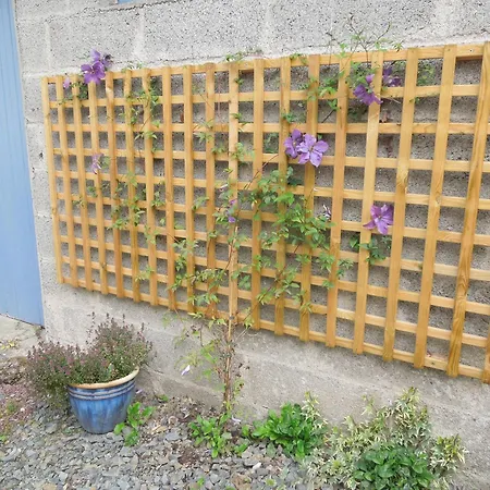 Chez Pauline, Gavray. House With Secure Parking, Wi-fi & Garage. Gavray-sur-Sienne