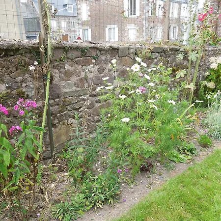 Chez Pauline, Gavray. House With Secure Parking, Wi-fi & Garage. * Gavray-sur-Sienne