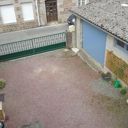 Chez Pauline, Gavray. House With Secure Parking, Wi-fi & Garage.
