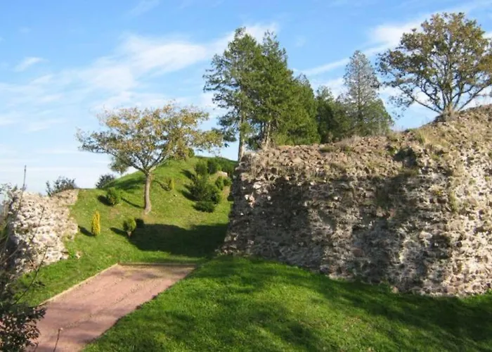 Chez Pauline, Gavray. House With Secure Parking, Wi-fi & Garage. Gavray-sur-Sienne