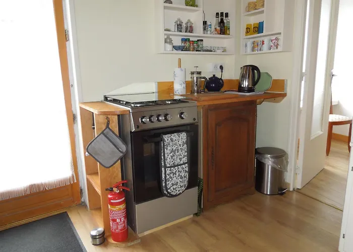 Chez Pauline, Gavray. House With Secure Parking, Wi-fi & Garage. * Gavray-sur-Sienne