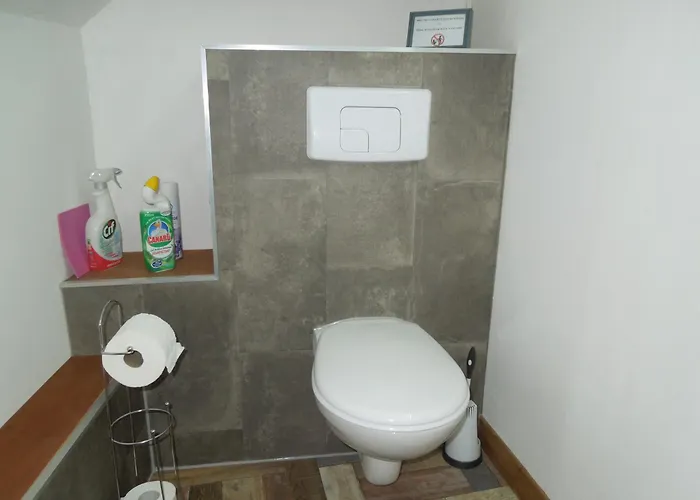 Chez Pauline, Gavray. House With Secure Parking, Wi-fi & Garage. Casa de Férias Gavray-sur-Sienne