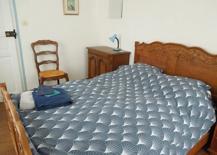 Casa de Férias Chez Pauline, Gavray. House With Secure Parking, Wi-fi & Garage. Gavray-sur-Sienne