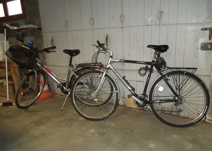 Chez Pauline, Gavray. House With Secure Parking, Wi-fi & Garage.