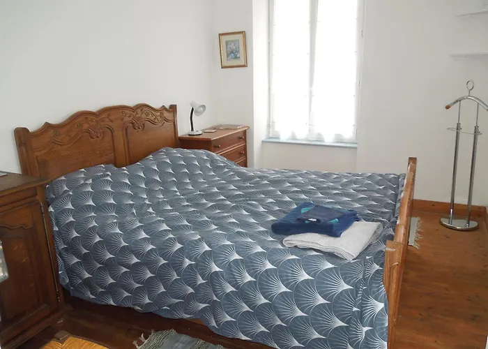 Chez Pauline, Gavray. House With Secure Parking, Wi-fi & Garage. *