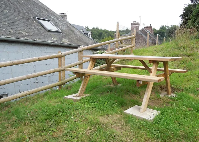 Chez Pauline, Gavray. House With Secure Parking, Wi-fi & Garage. Casa de Férias *